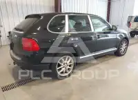 2004 Porsche Cayenne photo