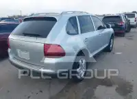2004 Porsche Cayenne photo