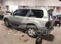 2004 Lexus LX470 photo