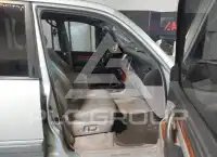 2004 Lexus LX470 photo