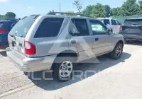 2004 Isuzu RODEO photo