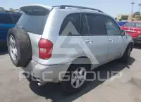 2004 Toyota RAV4 фото