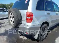 2004 Toyota RAV4 photo