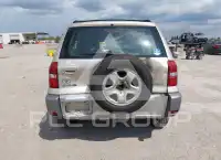 2004 Toyota RAV4 фото