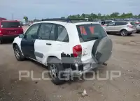 2004 Toyota RAV4 photo