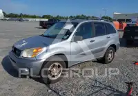 2004 Toyota RAV4 photo