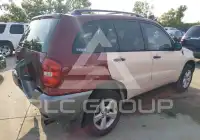 2004 Toyota RAV4 фото