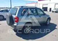 2004 Toyota RAV4 photo