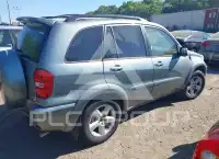 2004 Toyota RAV4 photo