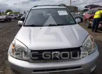 2004 Toyota RAV4 photo