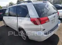 2004 Toyota SIENNA photo