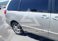 2004 Toyota SIENNA фото