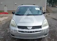 2004 Toyota SIENNA photo