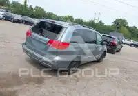 2004 Toyota SIENNA photo