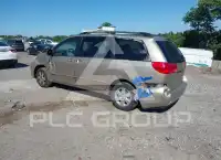 2004 Toyota SIENNA photo