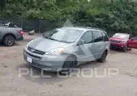 2004 Toyota SIENNA photo