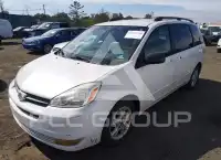 2004 Toyota SIENNA photo