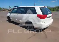 2004 Toyota SIENNA photo