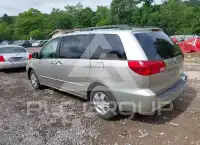 2004 Toyota SIENNA photo