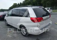 2004 Toyota SIENNA photo