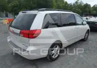 2004 Toyota SIENNA photo