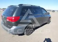 2004 Toyota SIENNA photo