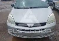 2004 Toyota SIENNA photo