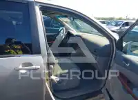 2004 Toyota SIENNA photo