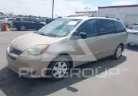 2004 Toyota SIENNA photo