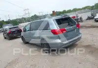 2004 Toyota SIENNA photo