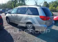 2004 Toyota SIENNA photo