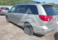 2004 Toyota SIENNA фото