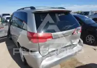 2004 Toyota SIENNA photo