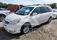 2004 Toyota SIENNA photo