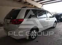 2004 Toyota SIENNA photo