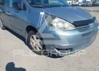 2004 Toyota SIENNA photo