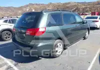2004 Toyota SIENNA photo