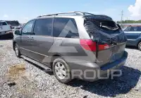 2004 Toyota SIENNA photo