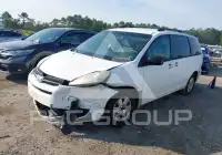 2004 Toyota SIENNA photo