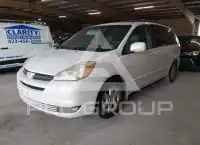2004 Toyota SIENNA photo