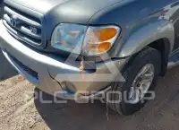 2004 Toyota SEQUOIA фото