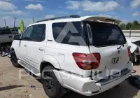 2004 Toyota SEQUOIA photo
