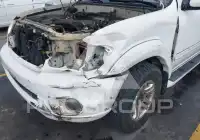 2004 Toyota SEQUOIA фото