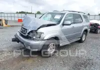 2004 Toyota SEQUOIA фото