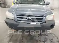 2004 Toyota Highlander photo