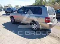 2004 Toyota Highlander photo