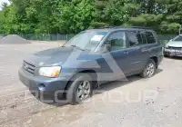 2004 Toyota Highlander photo