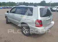 2004 Toyota Highlander photo