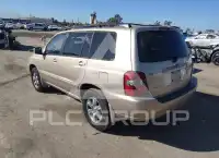 2004 Toyota Highlander photo