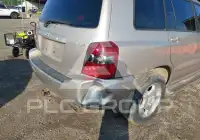 2004 Toyota Highlander photo